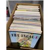 Image 4 : BOX OF GRAPHIC NOVELS
