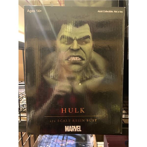 MARVEL LEGENDS HULK 1/2 SCALE RESIN BUST