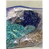 Image 3 : 2 BAGS OF ASSORTED COSTUME JEWELRY