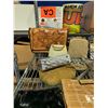 Image 2 : SHELF LOT OF ASSORTED ITEMS INCLUDING; MASK, PURSES, HAIR BRUSHES AND MORE