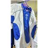 Image 3 : 5 ASSORTED SPORTS JERSEYS INCLUDING; KOBE BRYANT, ZINEDINE ZIDANE & MORE & TORONTO BLUE JAYS HOODIE