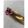 Image 2 : Metal Art Roses - One On Drift Wood