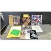 Image 1 : ASSORTED SPORTS COLLECTABLES INCLUDING; TORONTO BLUEJAYS RING, AUTOGRAPHED BASEBALL, HOCKEY