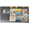 Image 3 : LOT OF ASSORTED VINTAGE BASEBALL & BASKETBALL CARDS
