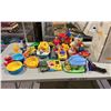 Image 2 : BOX OF ASSORTED TOYS & COLLECTABLES