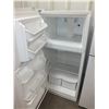 Image 2 : Frigidaire Fridge