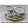 Image 4 : Royal Albert Petit Point - Cream & Sugar& tray set