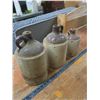 Image 2 : 3 vintage whiskey jugs