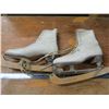 Image 2 : pair of vintage ice skates