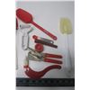 Image 3 : Red and White Kitchen Gadgets