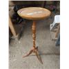 Image 1 : 3' standing wooden plant stand