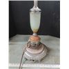 Image 2 : beautiful antique lamp with heavy base