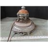 Image 3 : beautiful antique lamp with heavy base