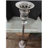 Image 6 : beautiful antique lamp with heavy base