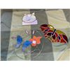 Image 2 : 3 pieces of stained glass, art. Butterfly has cracks in glass. All other pieces in great condition