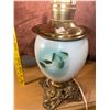 Image 4 : Beautiful, vintage, hurricane lamp, hand-painted. Missing large, hurricane shade