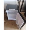 Image 3 : hamilton beach energy star mini fridge like new shape