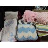 Image 2 : large tote of blankets