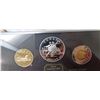 Image 2 : 2001 8 COIN PROOF SET 5- 10- 25- 50 CENT ARE STERLING SILVER