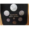 Image 2 : 1981 Canada Set in Wooden Box