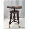 Image 2 : Clawfooted piano stool - 22"H x 14"W