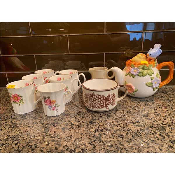 Teleflora Tea Pot And Assorted Mugs