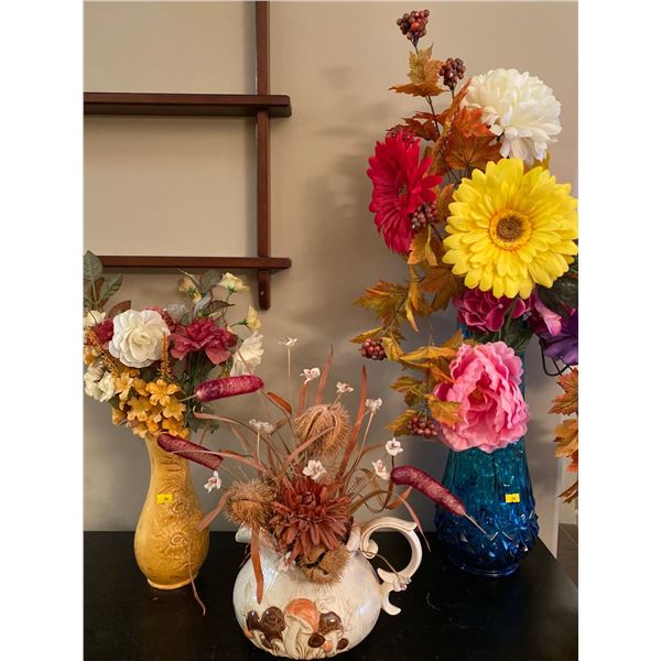 Set Of Three Decorative Vases ( Largest :16T)