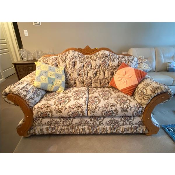 Vintage Royal Floral Pattern Upholstered Couch 68L x 33W x 39T