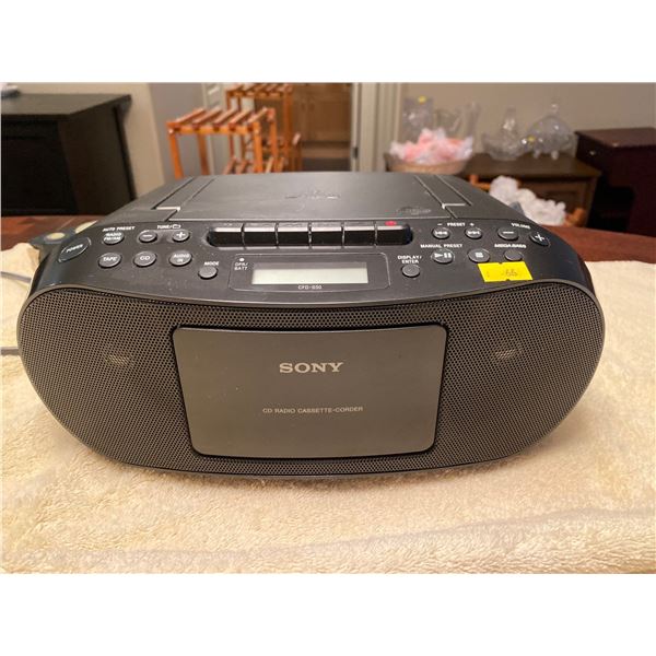 Sony CD Radio Cassette Recorder MO:CFD-S50