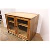 Image 5 : * Glass Front Cabinet - Two Shelves - One Shelf Missing Pegs - 37.5" x 24.5" x 28"