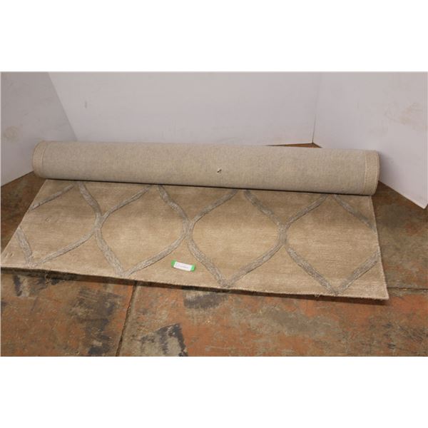 * Area Rug - 5' x 7.5'