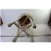 Image 4 : Wicker Stool / Plant Stand