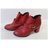 Image 3 : Pair of Red Shoes - Size 37 (5.5?)