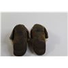 Image 2 : (1) Pair Vintage First Nations Moccasins - Beading is intact Size 8, Real Fur. Likely West Coast