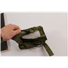 Image 9 : 16x13.25" Picture, Olive Green Carrying Bag & Clamp On Universal Mount