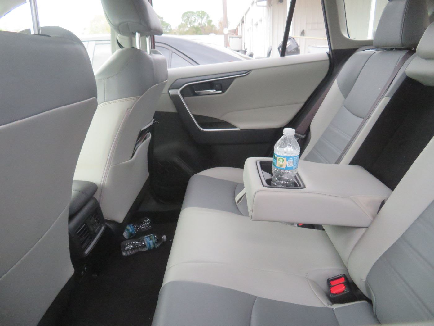 2019 Rave 4 XLE AWD 5-Dr. SUV