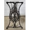 Image 2 : SINGER CAST IRON SEWING MACHINE BASE