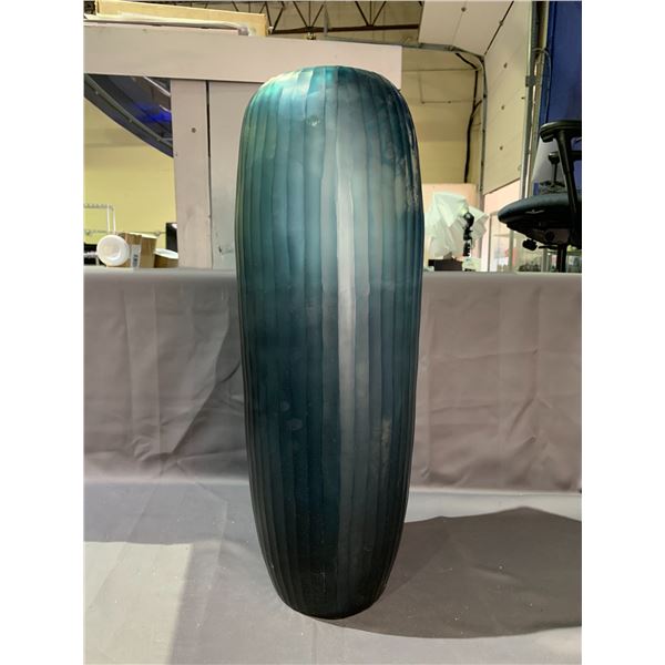 GUAXS GLASS VASE 25"