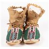 Image 2 : Arapaho Fully Beaded High Cuff Woman's Moccasins