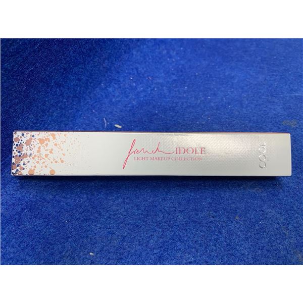 French Idol Light Makeup Collection-Eye Shadow Stick, Pearl White
