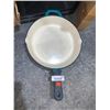 Image 1 : Tramontina 12" Enameled Fry Pan