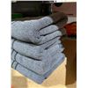 Image 2 : Lot of 4 grey Towels