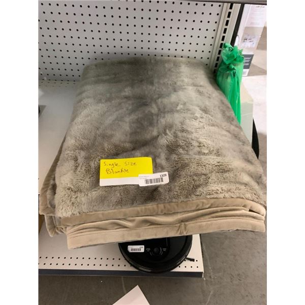 Mon Chateau Faux Fir Single Size Throw Blanket