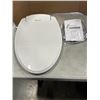 Image 1 : BRONDELL NON ELECTRIC BIDET SEAT WITH ACCESSORIES