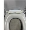 Image 2 : BRONDELL NON ELECTRIC BIDET SEAT WITH ACCESSORIES