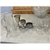 Image 2 : TRAY OF GLASSWARE AND 2 GLASS BUNCH BOWL SETS