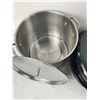 Image 2 : Kitchen Cookware Lot