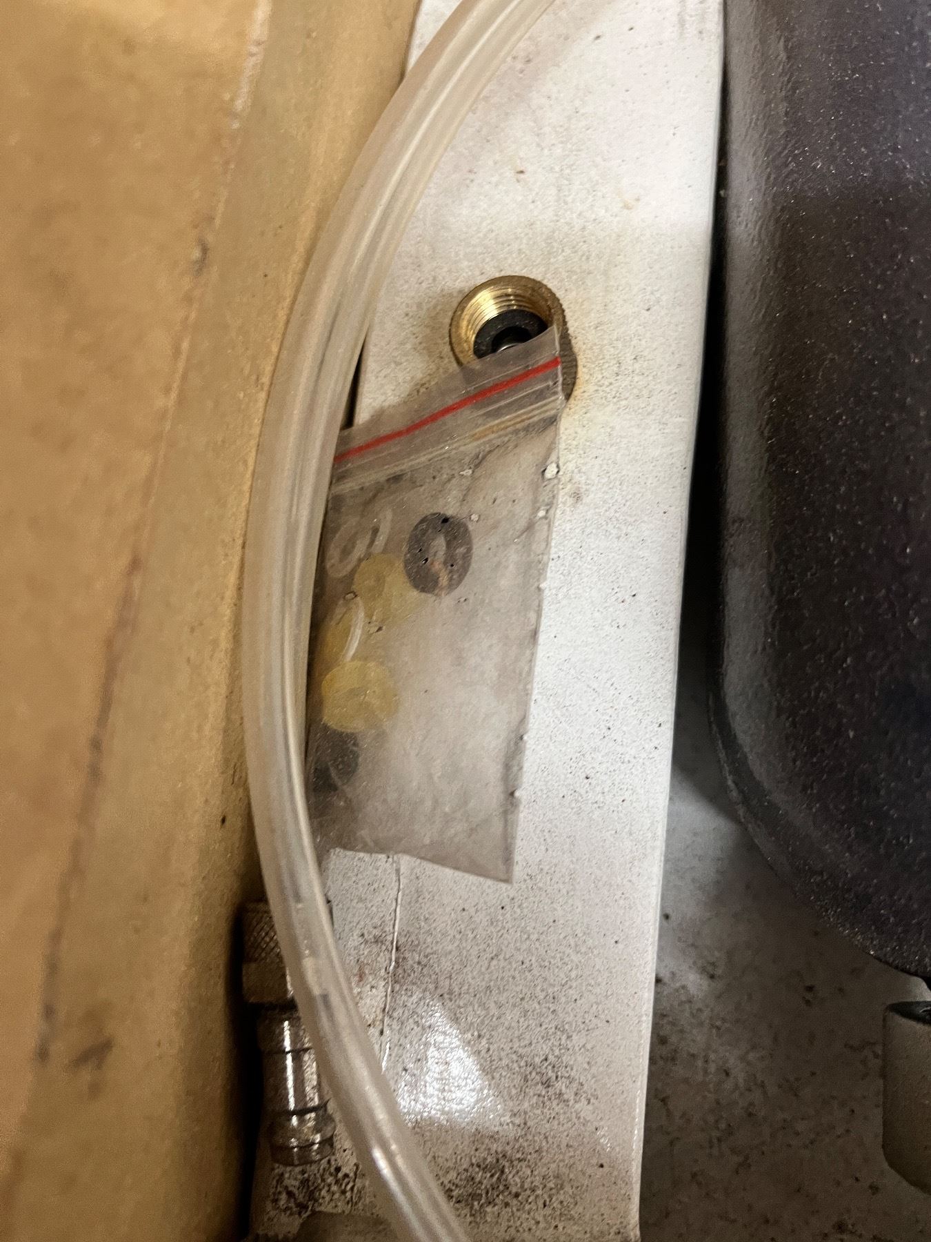 Ultra Pro Rust Proofing Gun with Cup - Sunrise Estate Services Ltd
