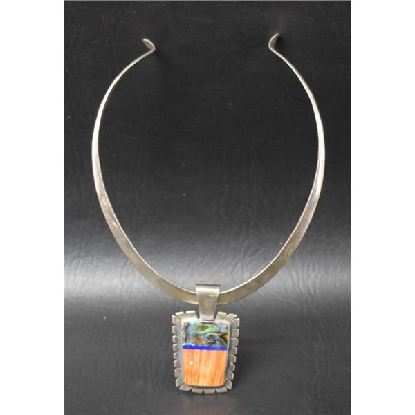 NAVAJO INDIAN SILVER NECKLACE AND PENDANT SIGNED WITH HALLMARK