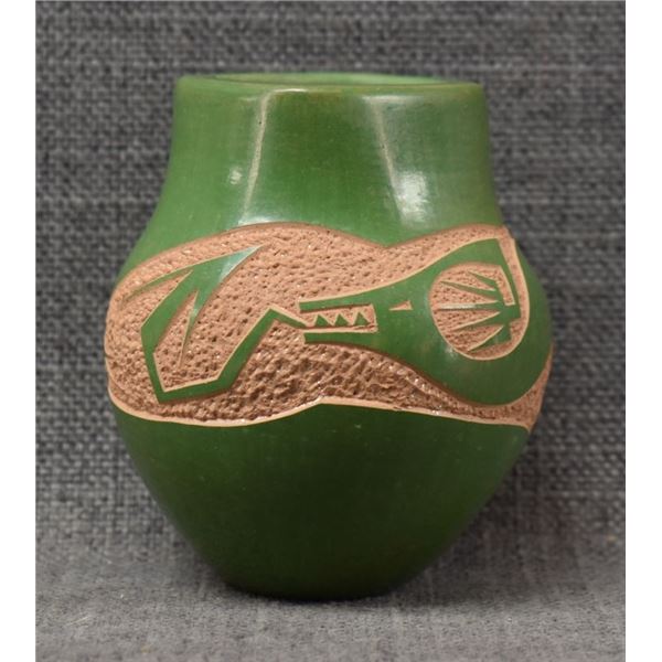 SANTA CLARA INDIAN POTTERY VASE BY JENNIFER TSE-PE SISNEROS